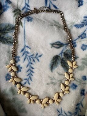Classic Women’s Cream Floral Statement Necklace